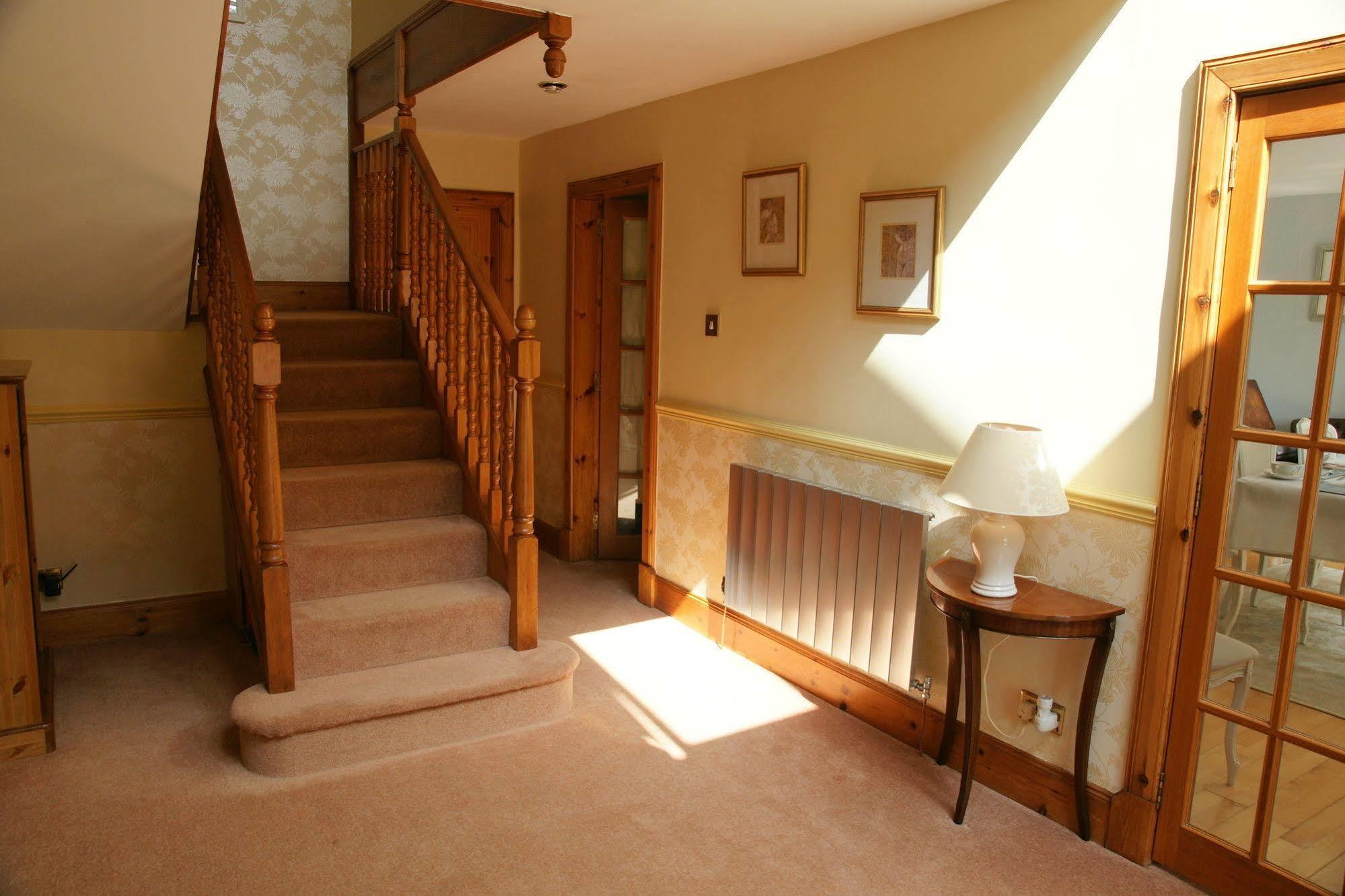 Whistlers Dell B&B Rhu Екстер'єр фото